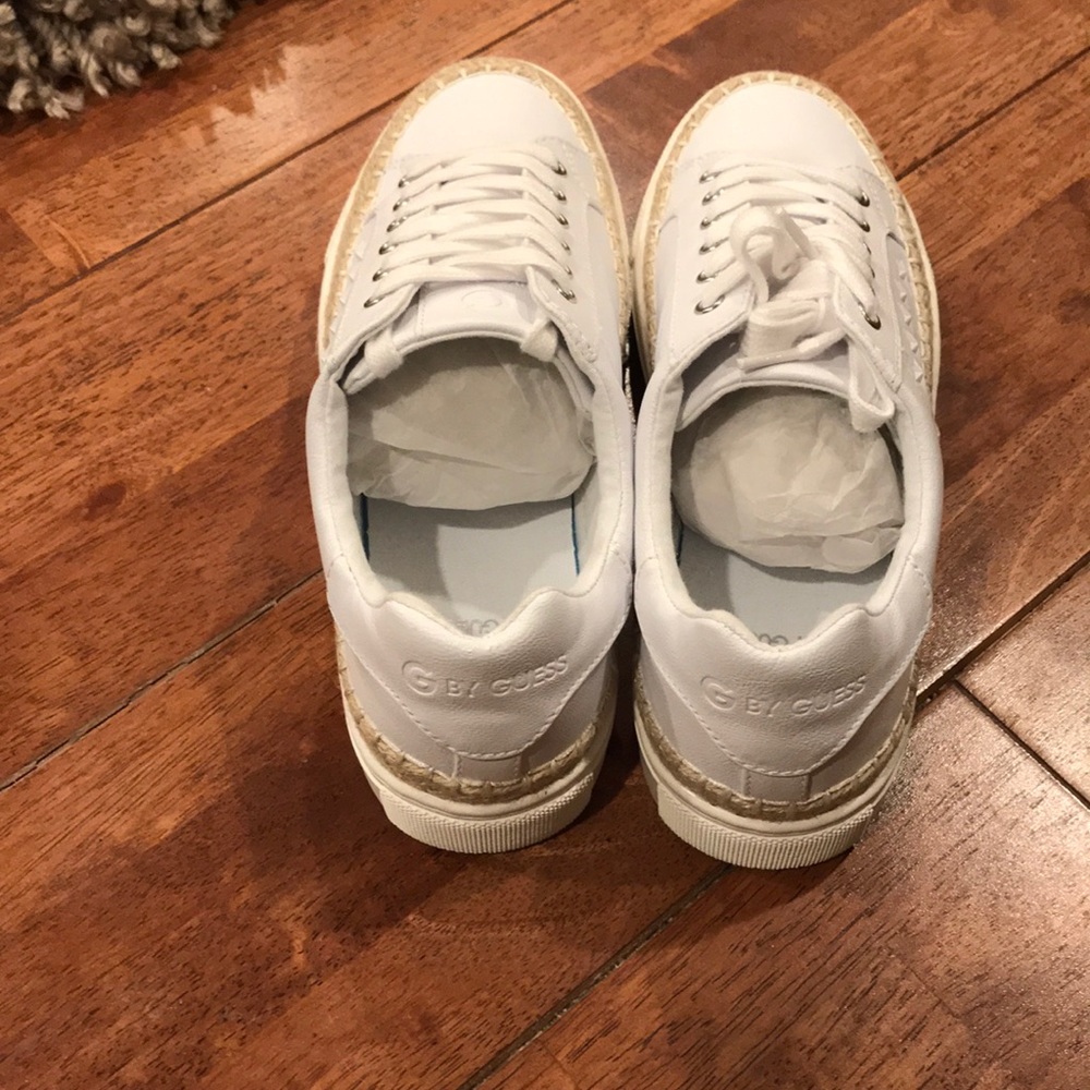 Guess White Sneakers - Picture 4 of 4